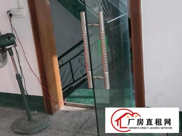  独立楼层，光线好，痛风强，水电齐全