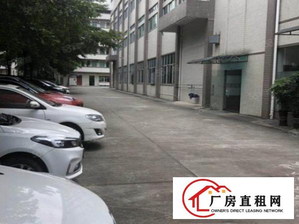  横沥镇西城工业区一楼厂房出租，有现成水电线路及装修办公室