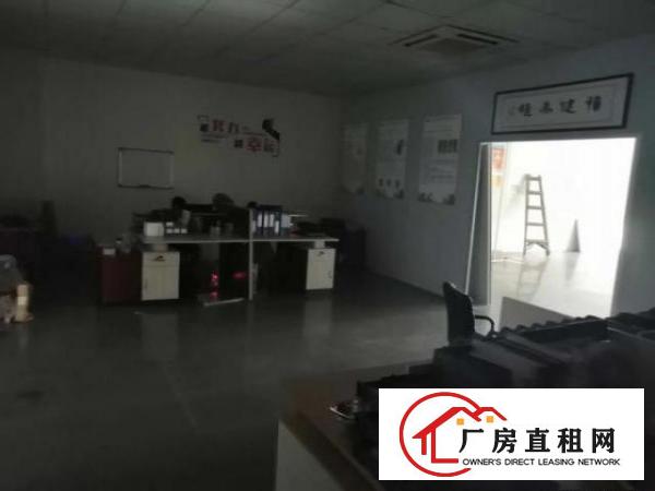  出租东坑镇东坑城区300平方精装修厂房，马路边带办公室阁楼。
