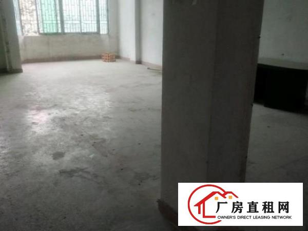  本房位于莞樟路旁边，交通方便，停车方便