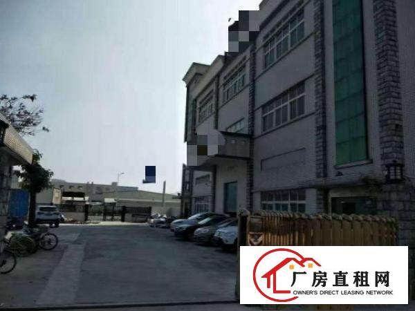  实际面积独门独院，分租二楼一层实际面积精装修，空地大停车便利