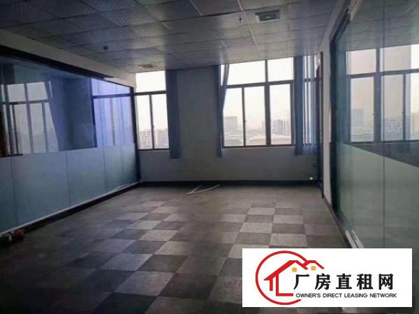  实际面积独门独院，分租二楼一层实际面积精装修，空地大停车便利