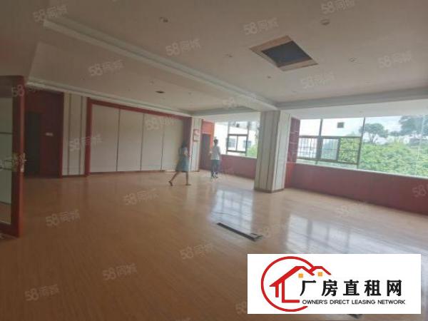  东城汽车东站附近新出一楼1000平6米高，可分租交通方便