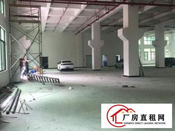  标准厂房共六层，靠东部快速一公里