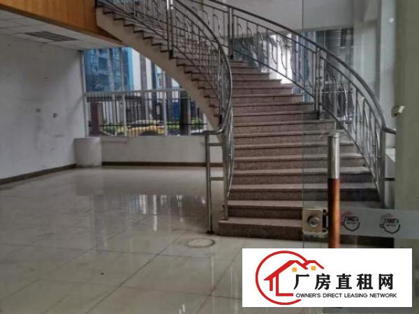  茶山镇增埗卢边工业区新出一楼650方带现成办公室，现成行车