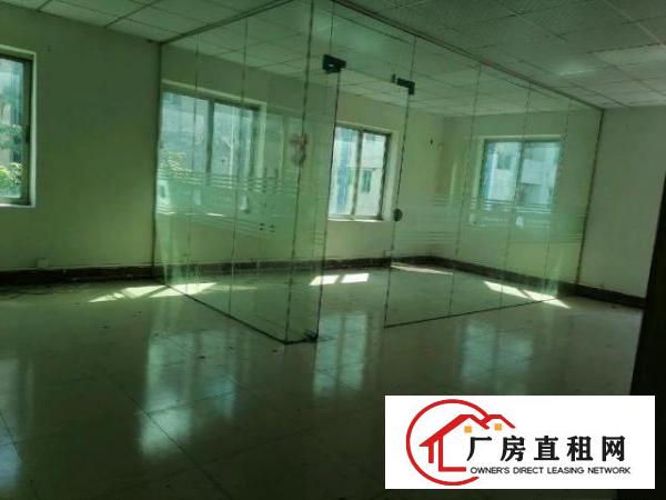  现成办公司装修，二楼690方
