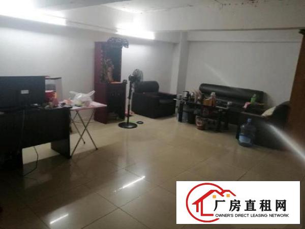  临街一楼旺铺，办公室，宿舍，饭厅，厨房，洗手间，各类设施齐全