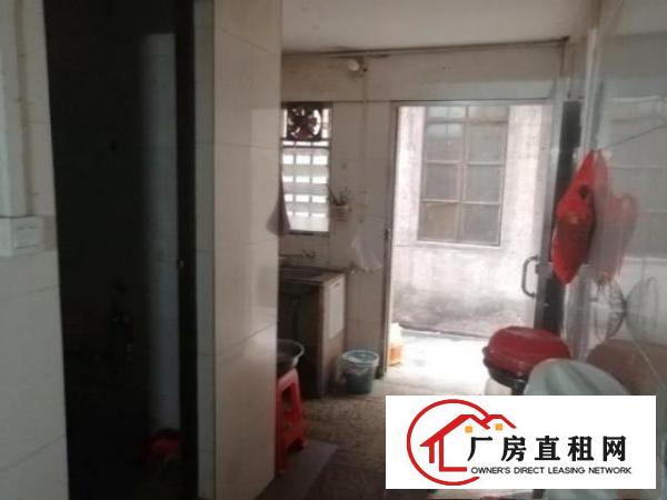  临街一楼旺铺，办公室，宿舍，饭厅，厨房，洗手间，各类设施齐全