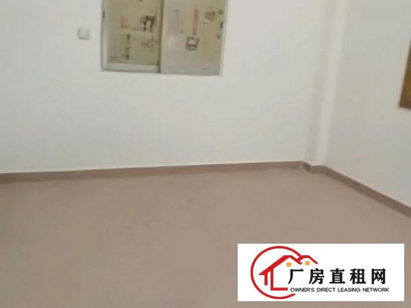  新装修，有工业有电，宜做电子加工、三室一万