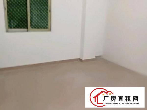  新装修，有工业有电，宜做电子加工、三室一万