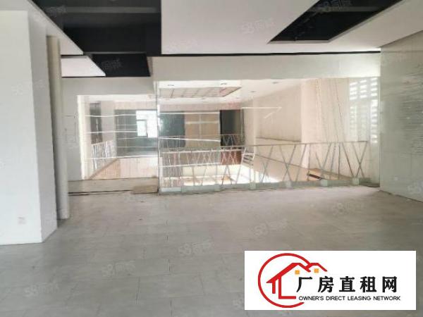  原房东实际面积出租，空地超大。