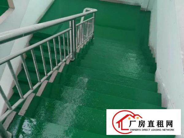  全新地坪漆，交通方便，现成装修，证件齐全，可办环评消防