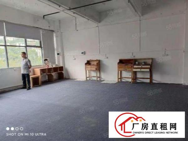  沙头角地铁口附近新出楼上560平带精装修厂房出租，可分租