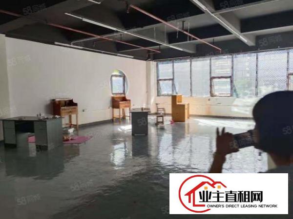  沙头角保税区附近新出楼上650平带精装修厂房出租